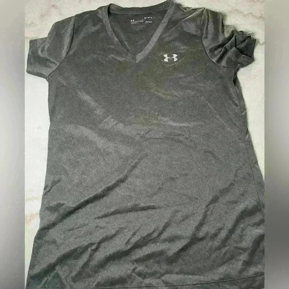 Women’s under armor dark gray dri-fit short sleeve t-shirt in size M. - Picture 1 of 4